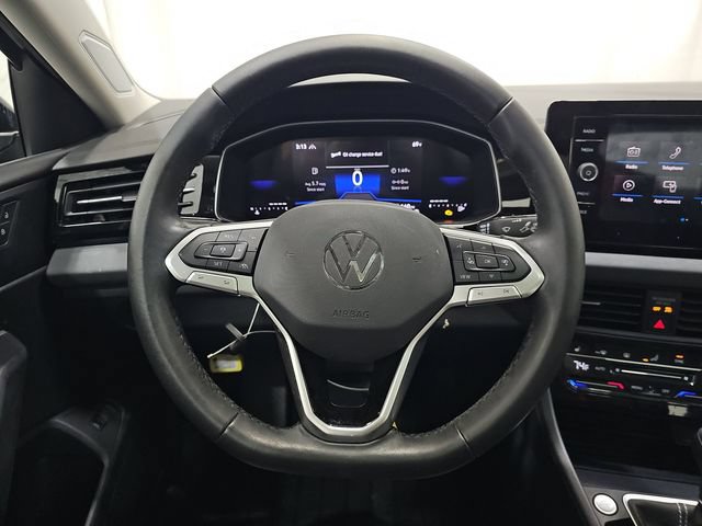 Used 2025 Volkswagen Jetta SE w/ Sunroof Package FWD image 6