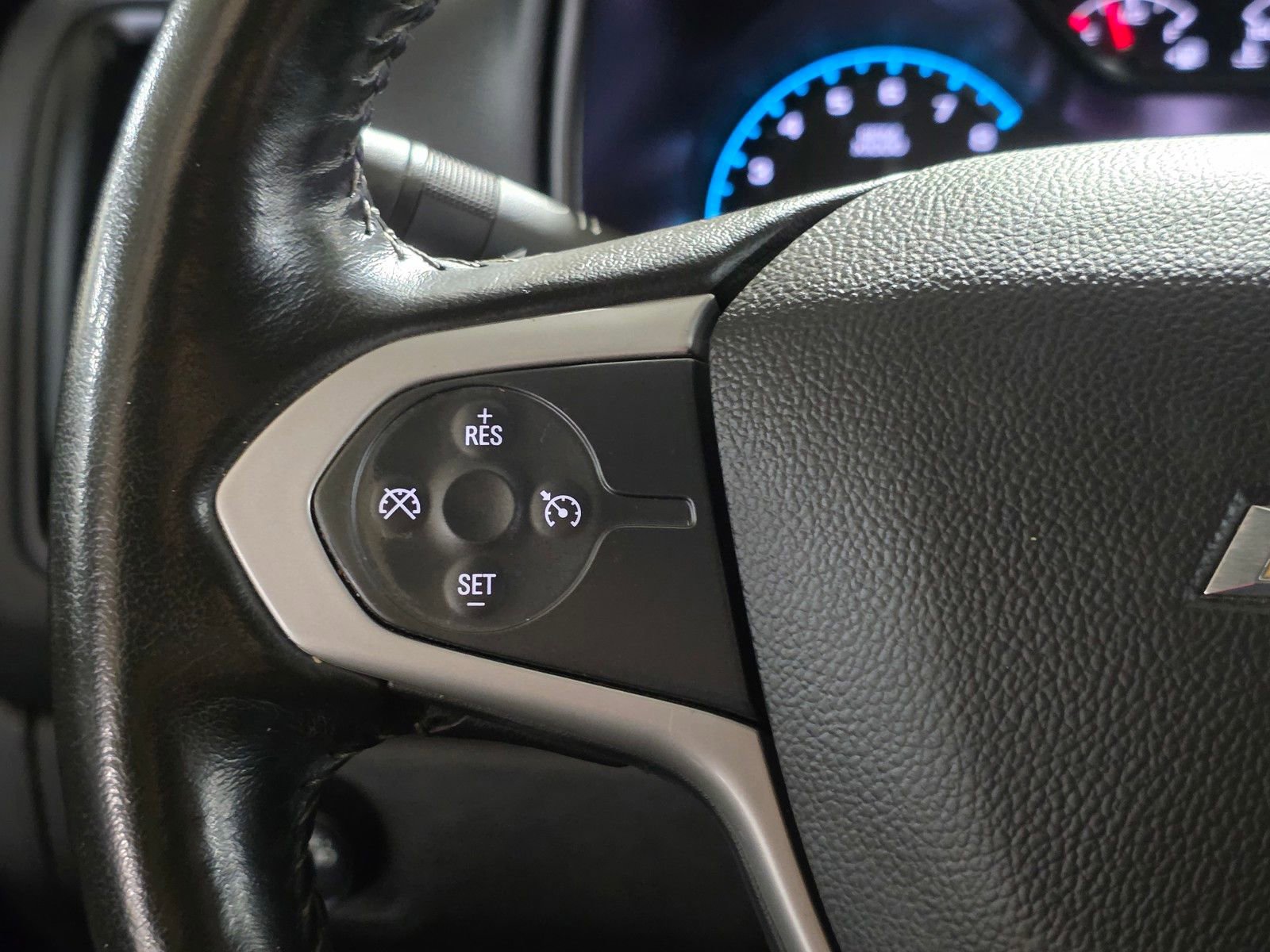 Used 2022 Chevrolet Colorado LT image 34