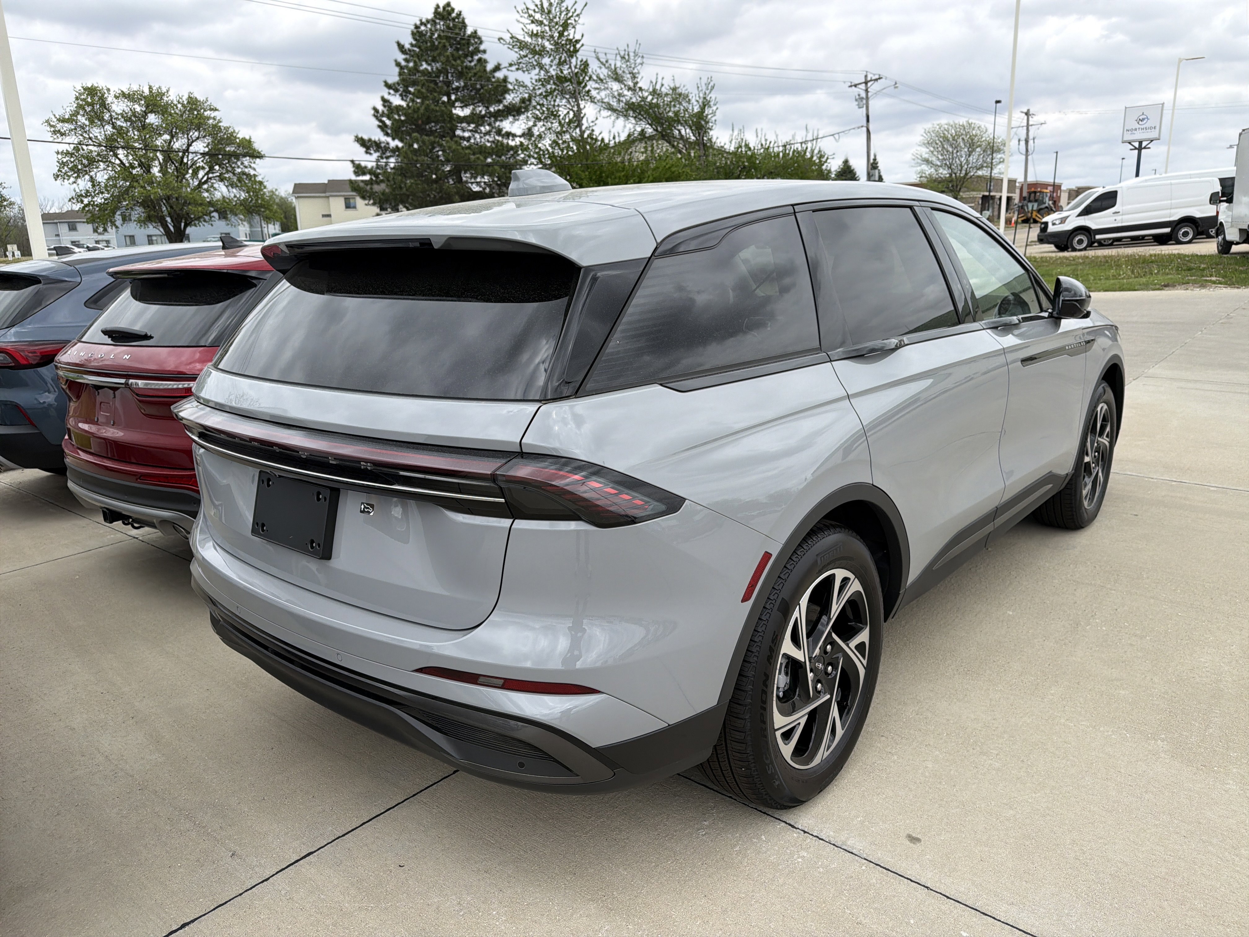 New 2026 Lincoln Nautilus Premier w/ Jet Appearance Package AWD/4WD image 4