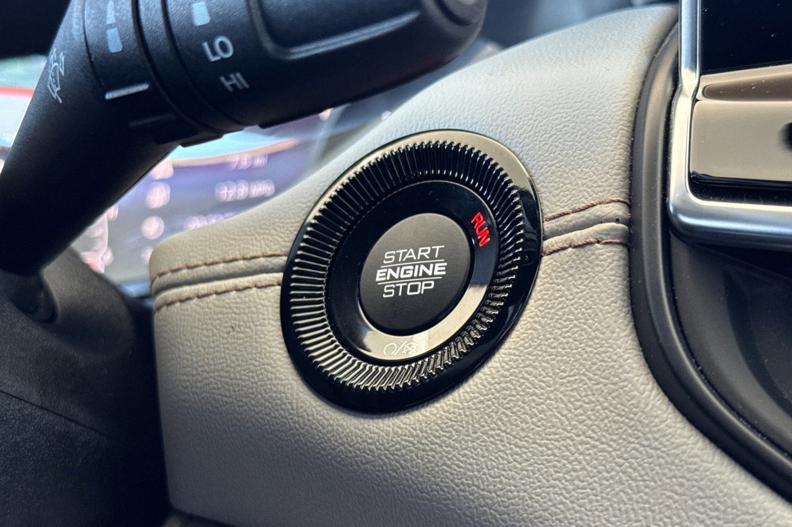 Used 2025 Jeep Compass Limited image 33