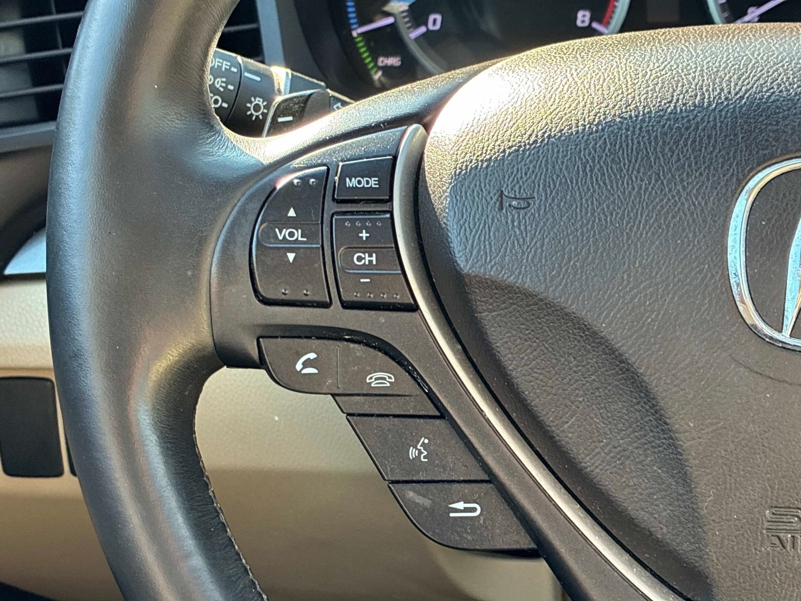 Used 2014 Acura ILX w/ Technology Package FWD image 25