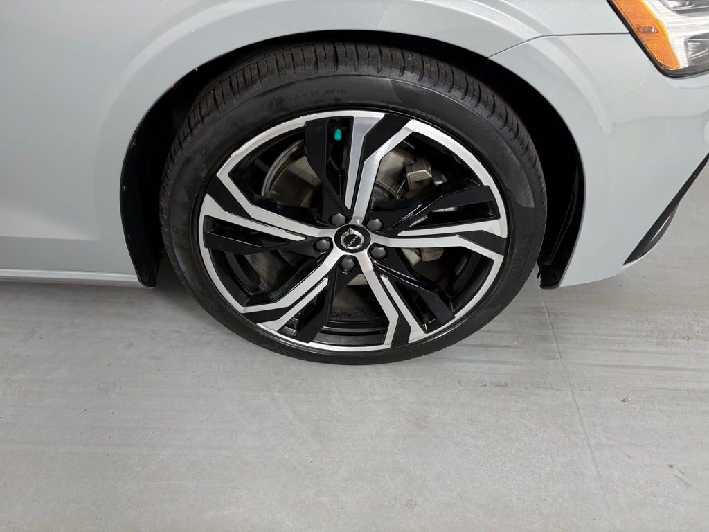 Used 2024 Volvo S60 B5 Core image 10
