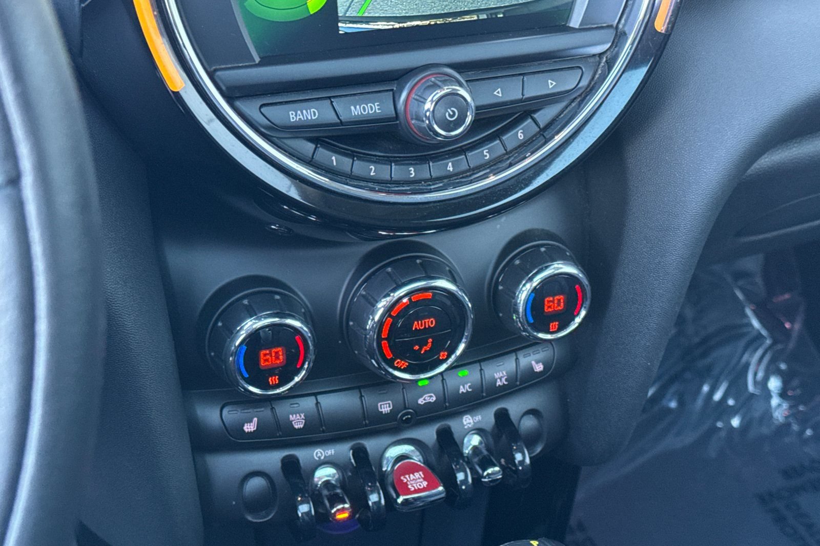 Used 2019 MINI Cooper 2-Door Hardtop w/ Signature Upholstery Package FWD image 21