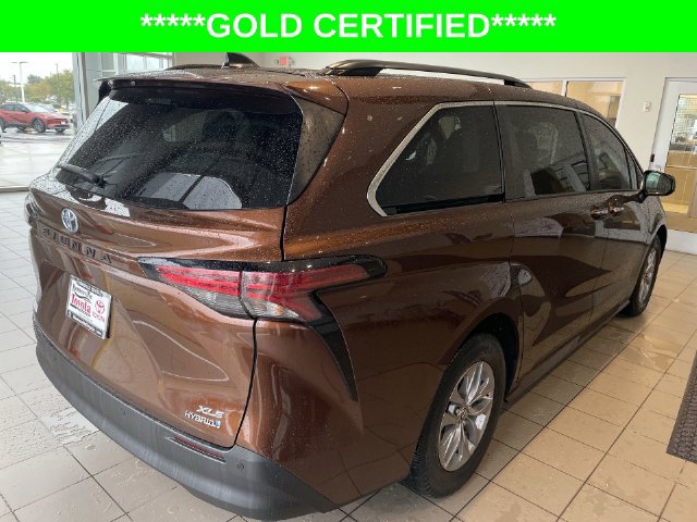 Certified 2022 Toyota Sienna XLE FWD image 34