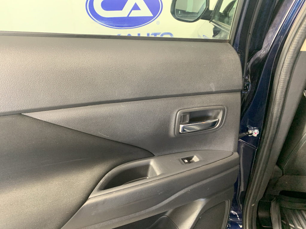 Used 2018 Mitsubishi Outlander ES image 31