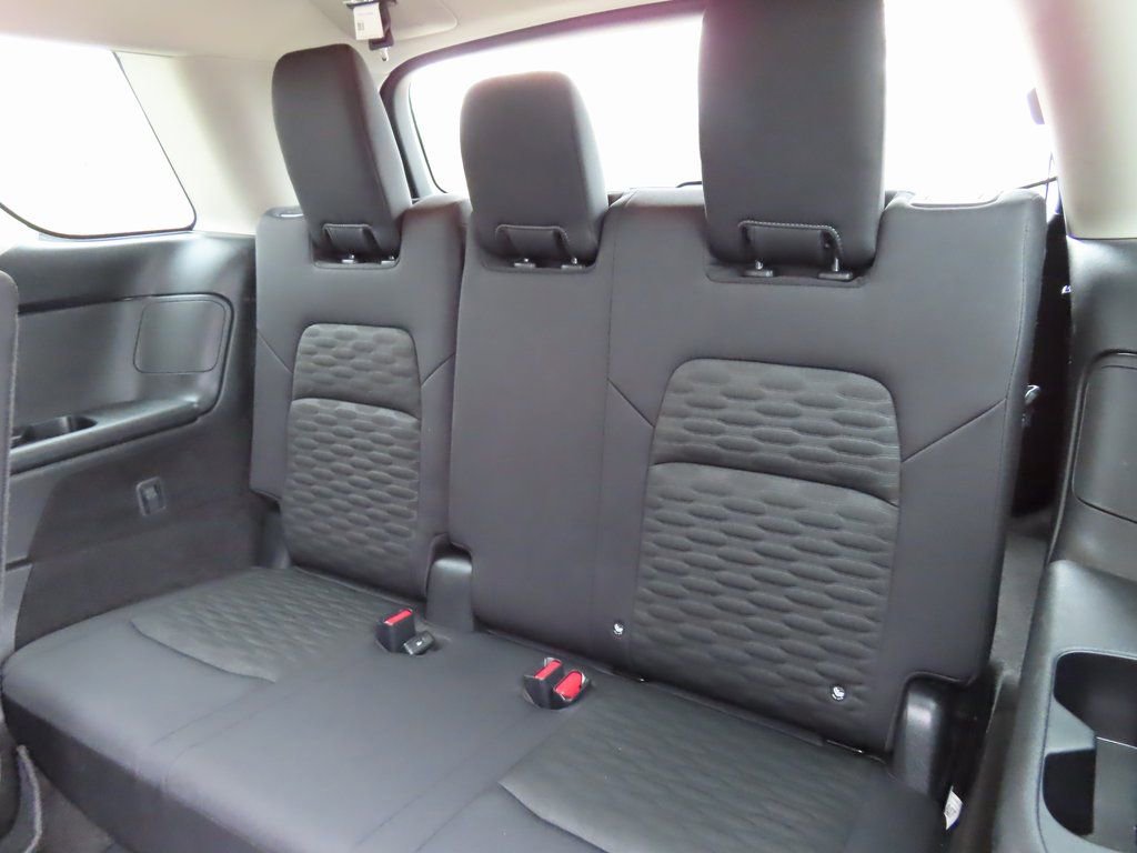 Used 2025 Nissan Pathfinder SV image 29