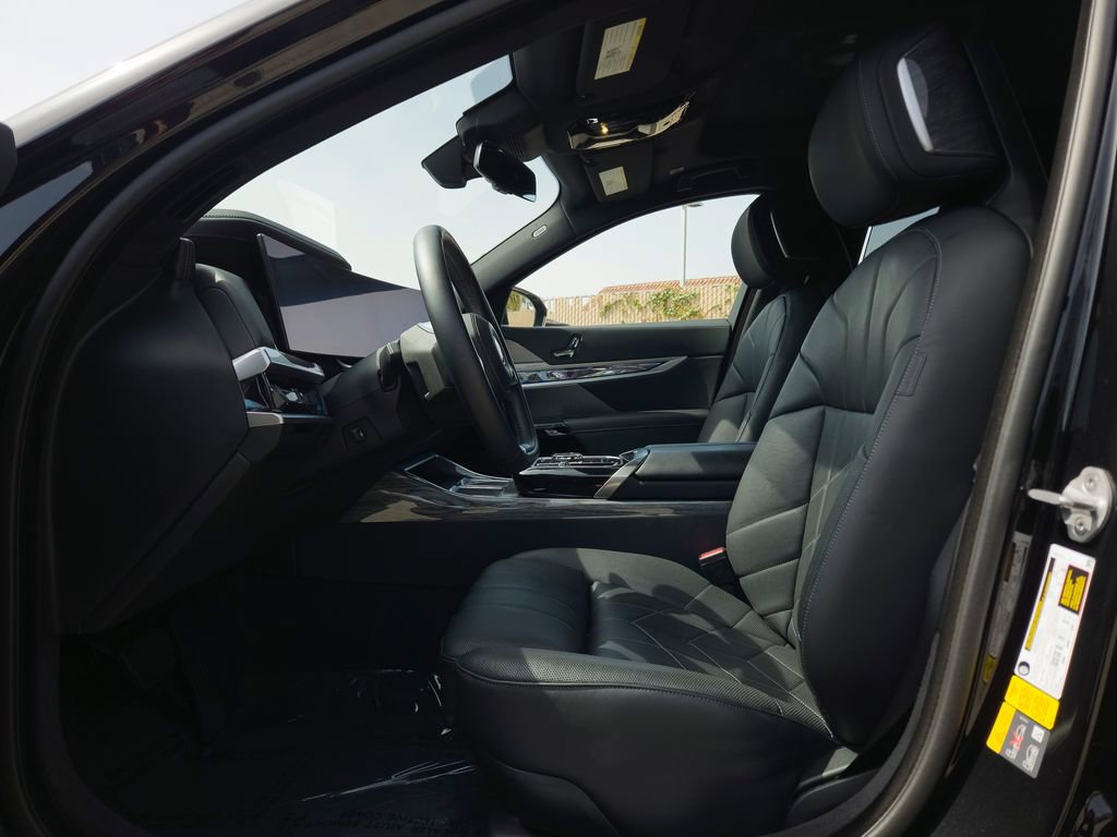 Used 2024 BMW i7 eDrive50 image 8