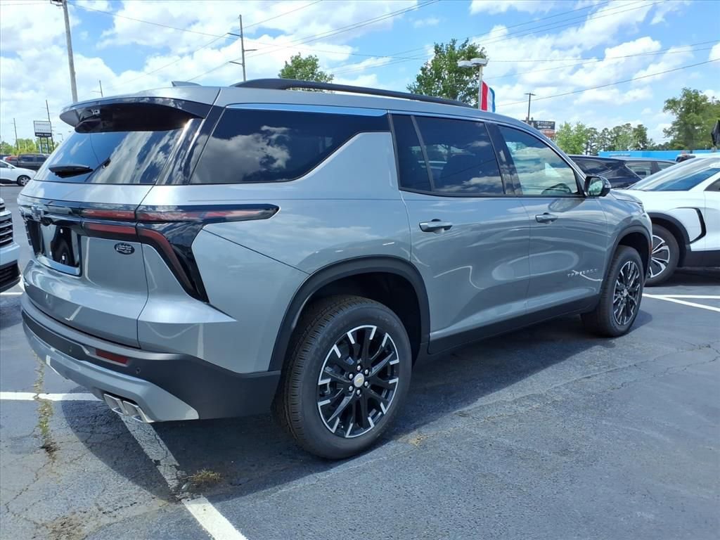 New 2026 Chevrolet Traverse LT w/ Sun and Wheel Package AWD/4WD image 3