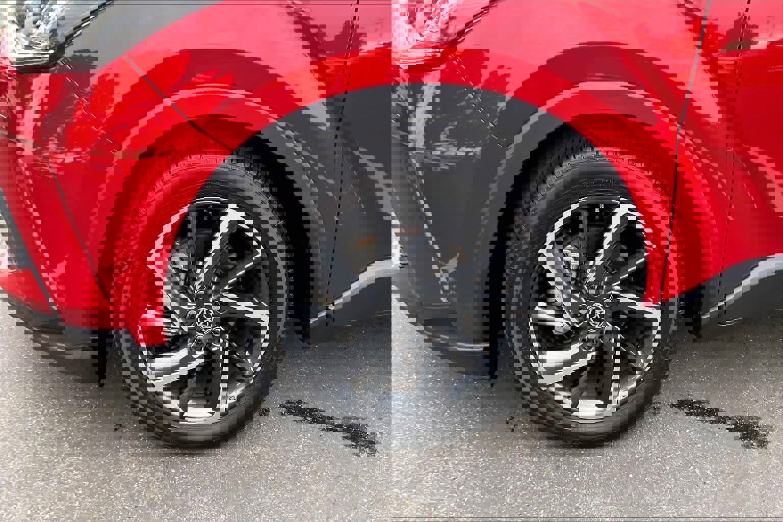 Used 2022 Toyota C-HR Limited image 12