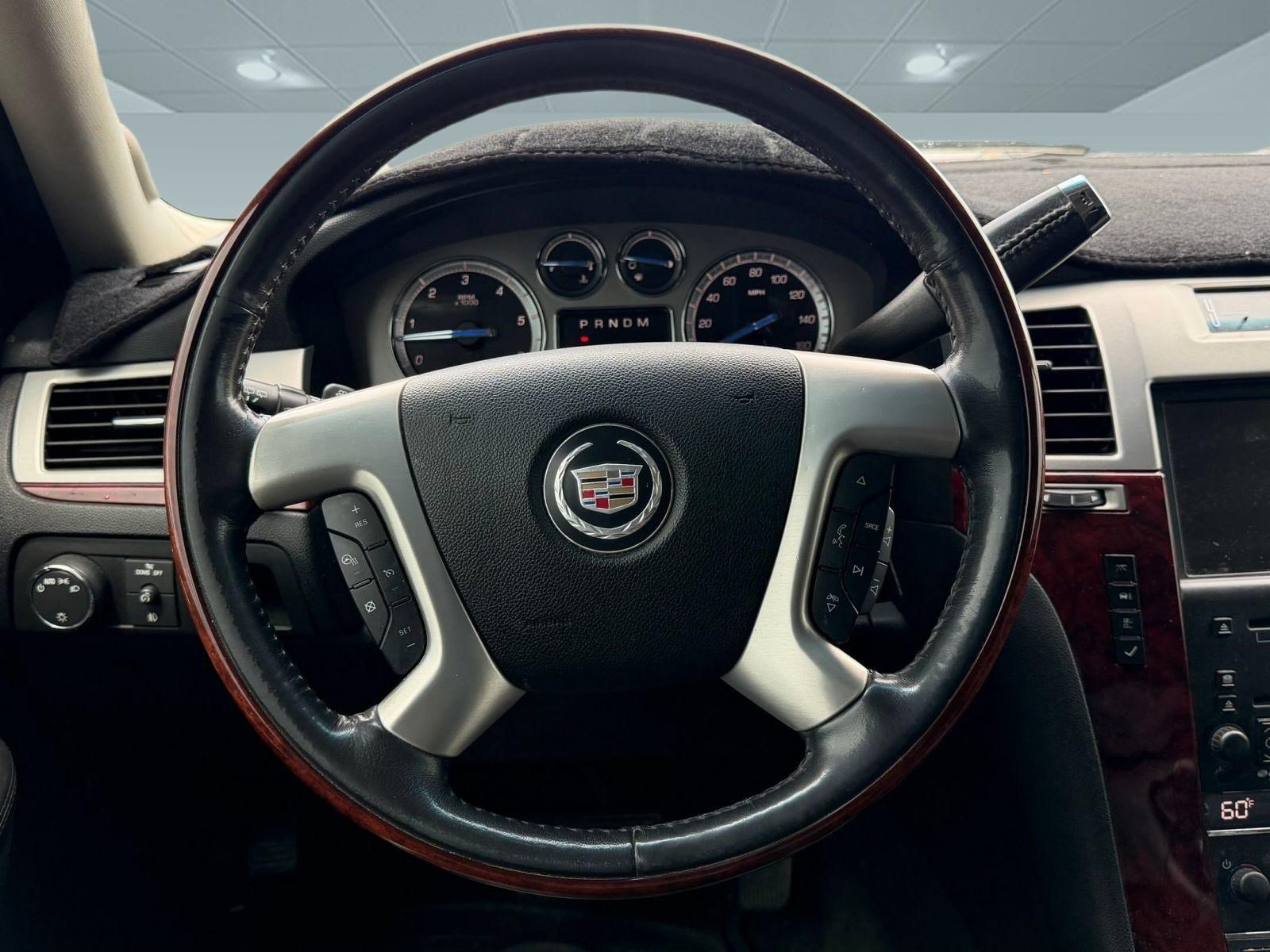 Used 2009 Cadillac Escalade AWD image 11