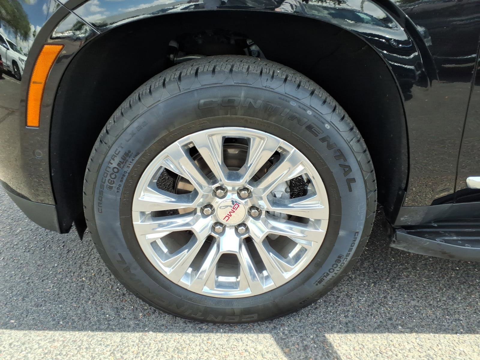 Used 2025 GMC Yukon XL Denali AWD/4WD image 9