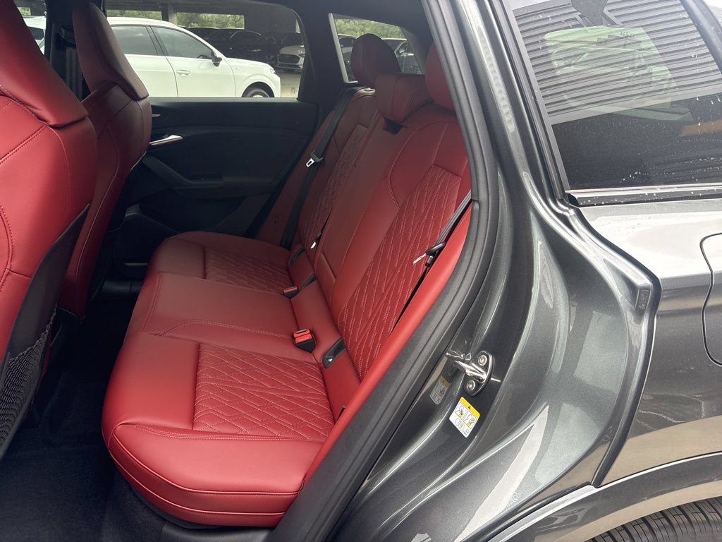 New 2027 Audi SQ6 e-tron Prestige AWD/4WD image 14