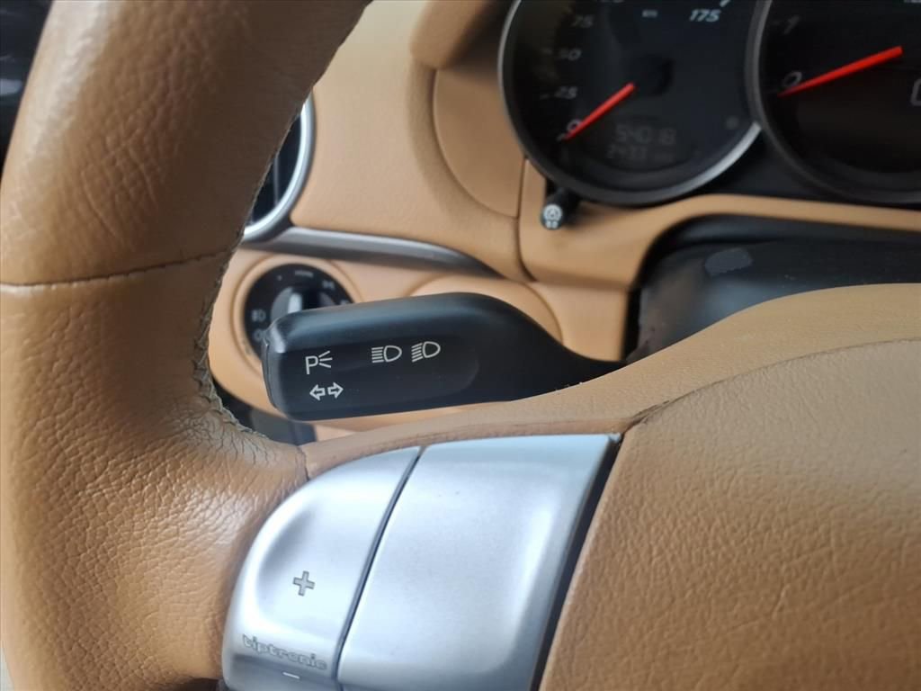 Used 2005 Porsche Boxster Base image 17