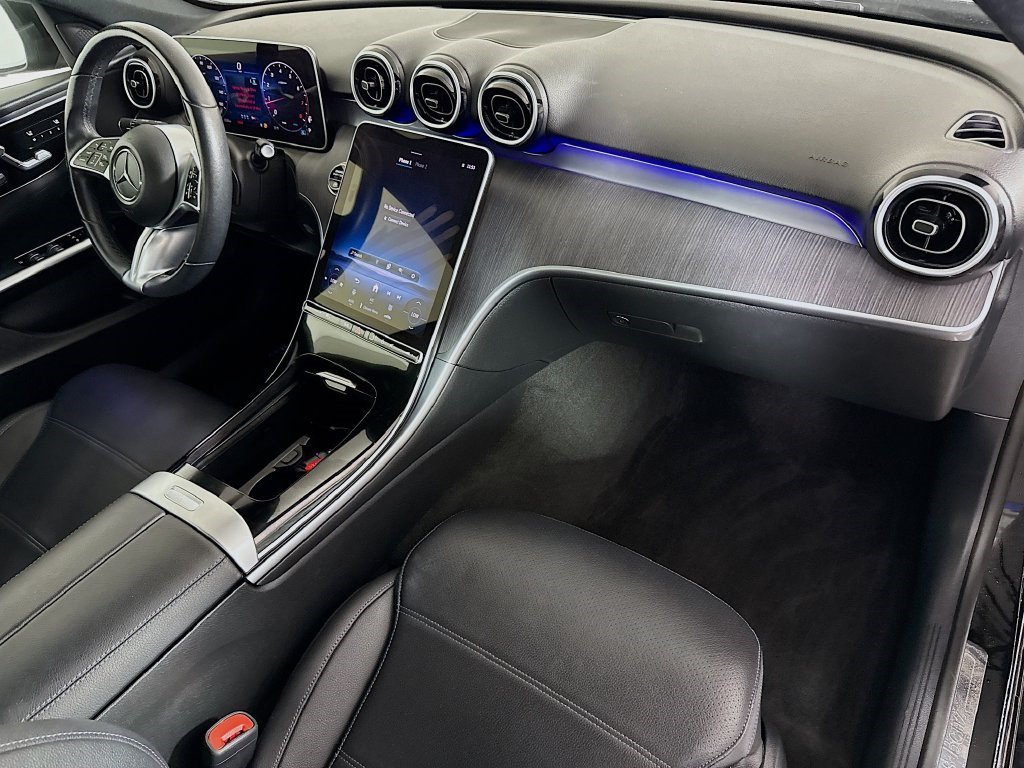 Used 2025 Mercedes-Benz C 300 Sedan image 29