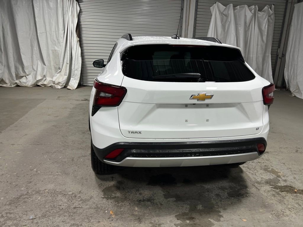 Used 2025 Chevrolet Trax LT image 6