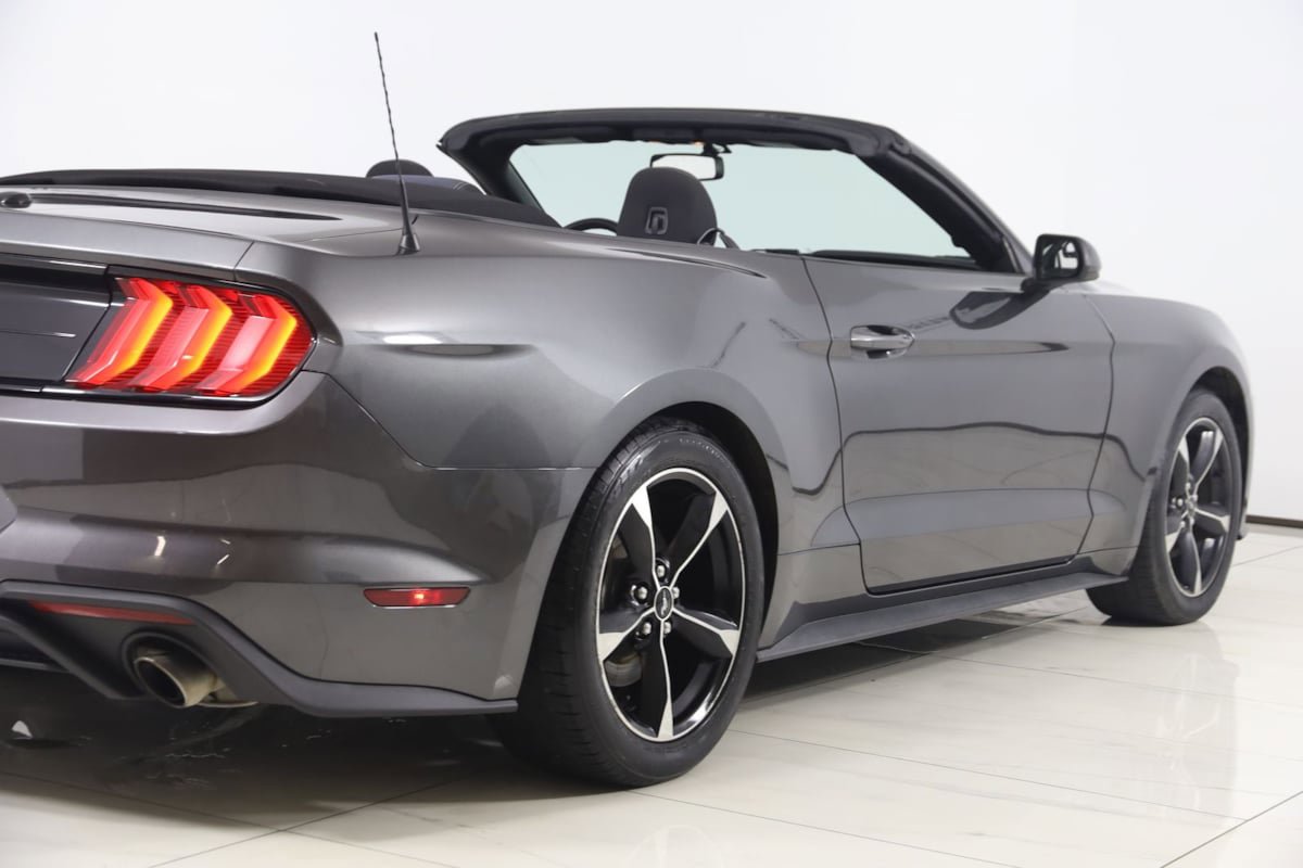 Used 2020 Ford Mustang Convertible RWD image 46