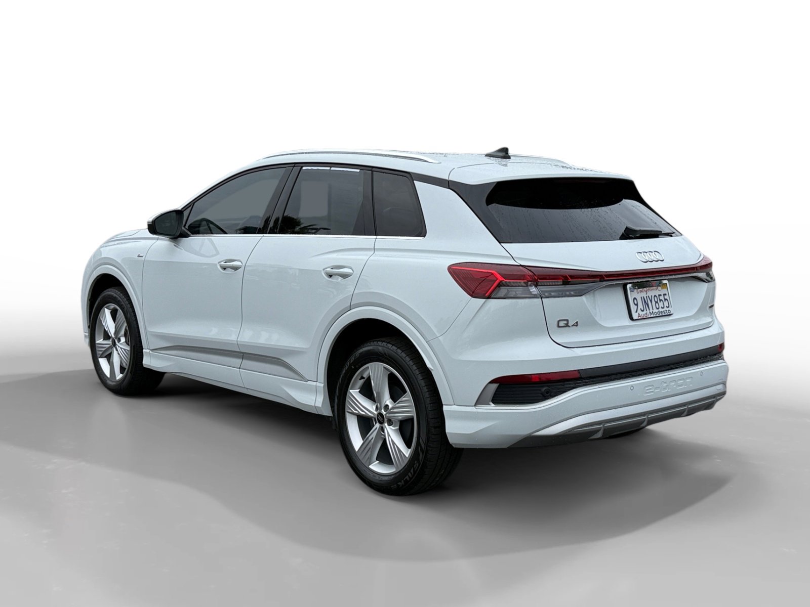 Used 2023 Audi Q4 e-tron Premium w/ Convenience Package AWD/4WD image 3