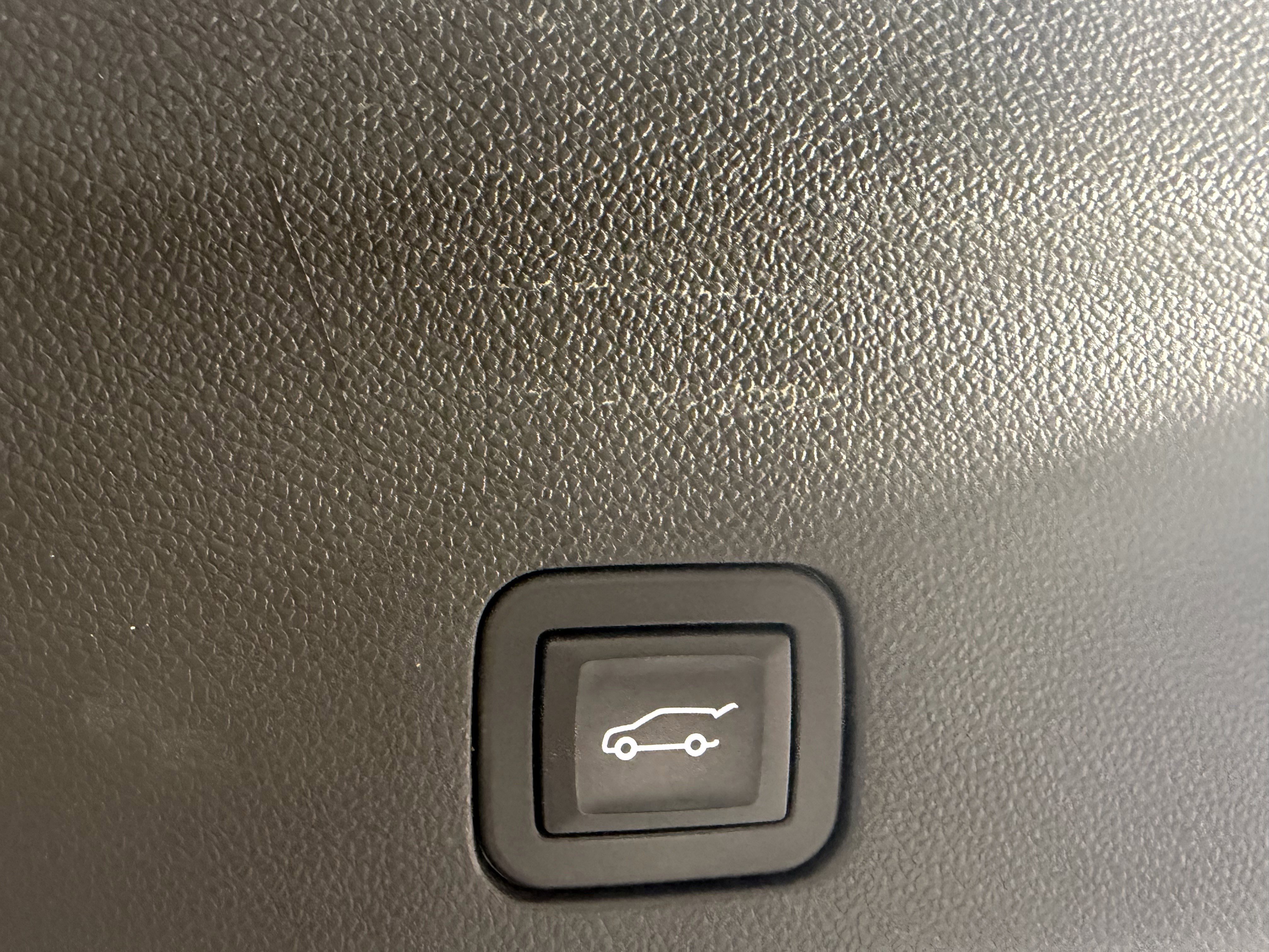 Used 2024 Chevrolet Tahoe Premier image 21