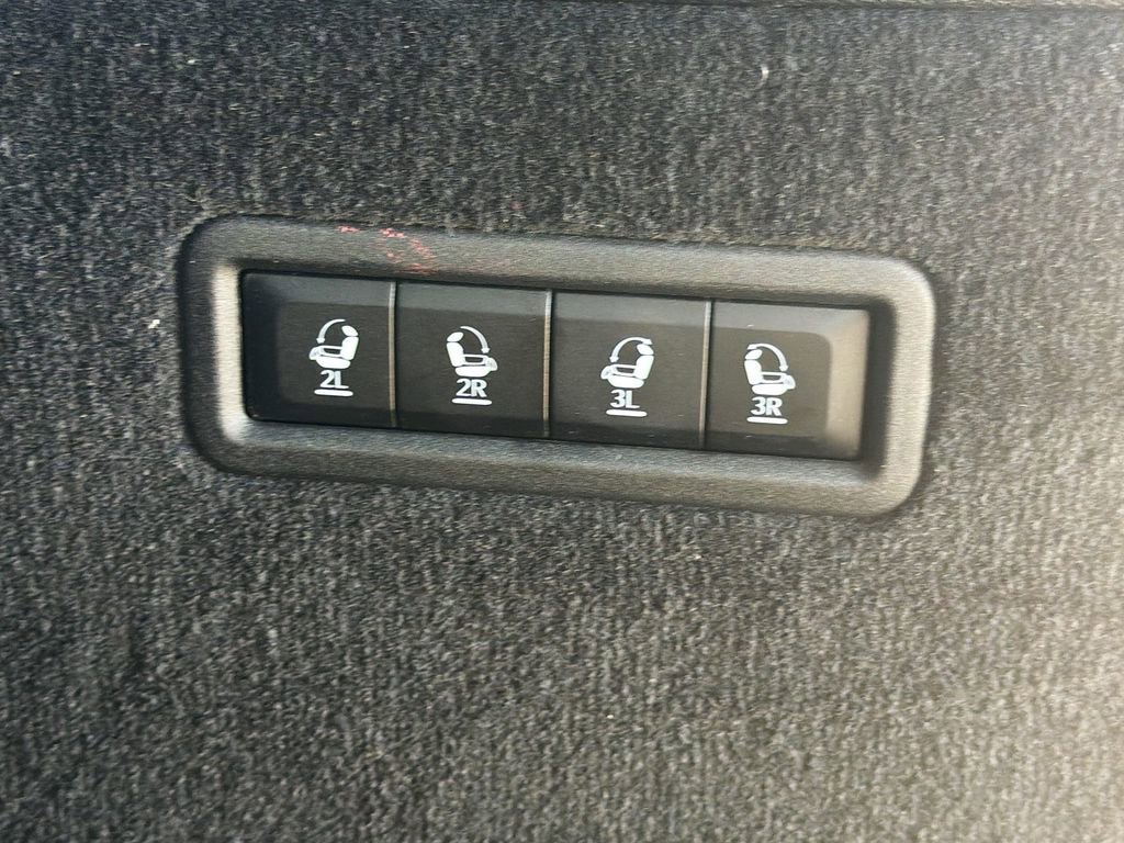 Used 2023 Jeep Grand Wagoneer 4WD image 13