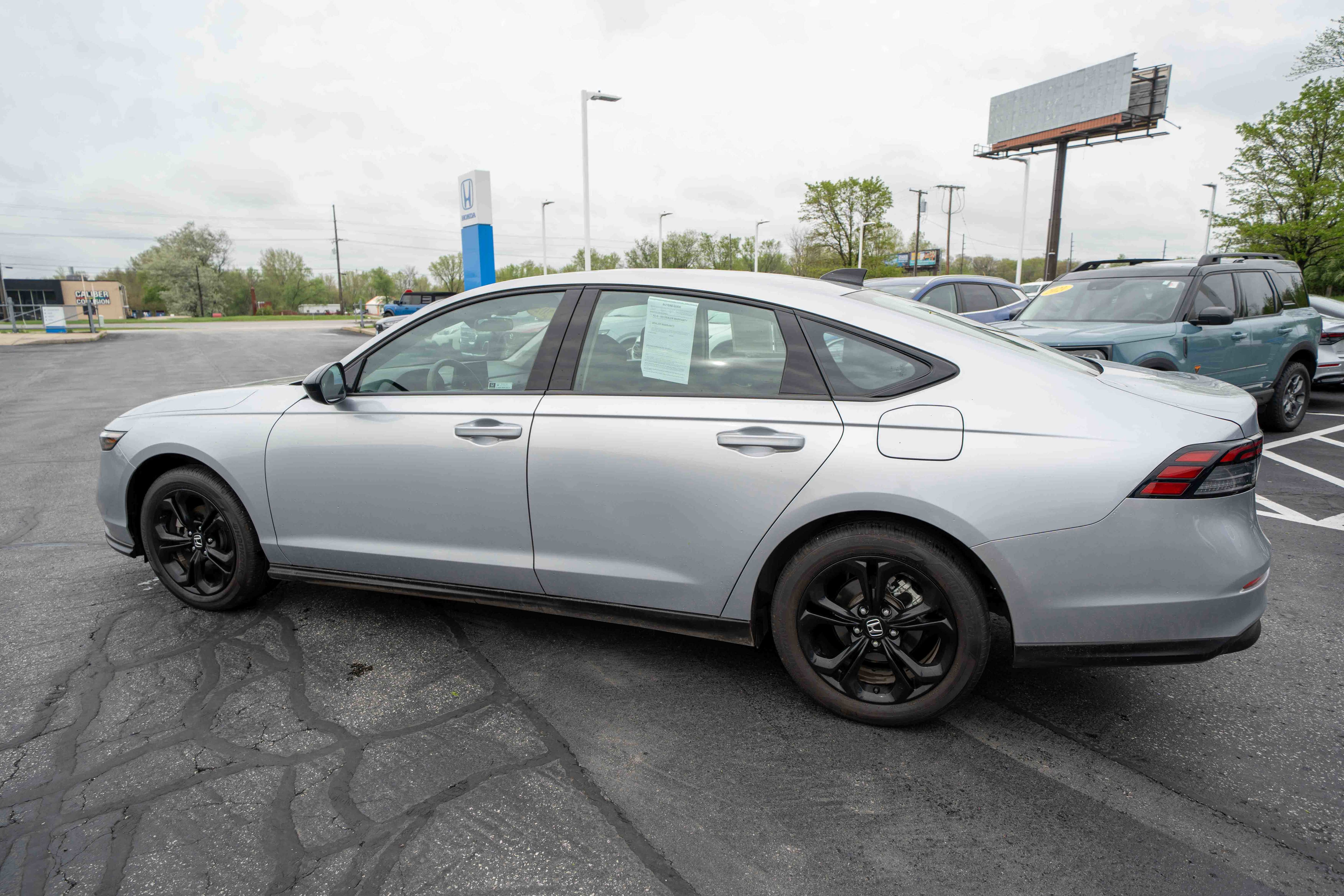 Certified 2025 Honda Accord SE image 4