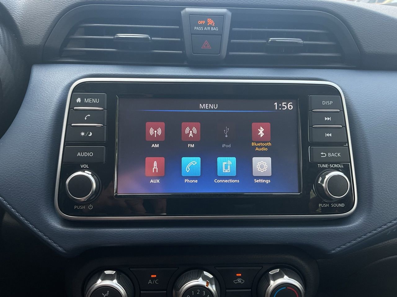 Used 2025 Nissan Versa SV FWD image 27