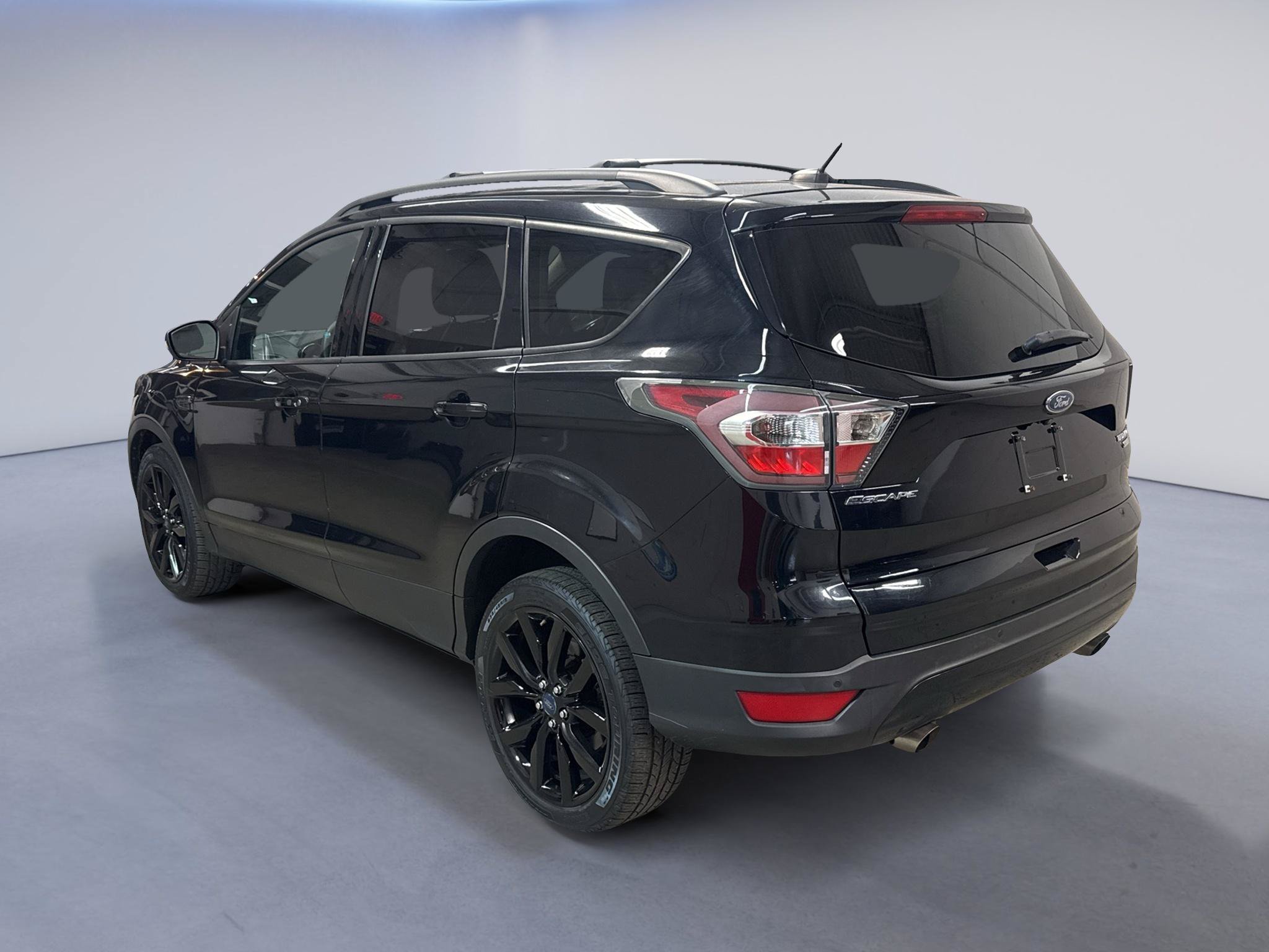 Used 2017 Ford Escape Titanium AWD/4WD image 5
