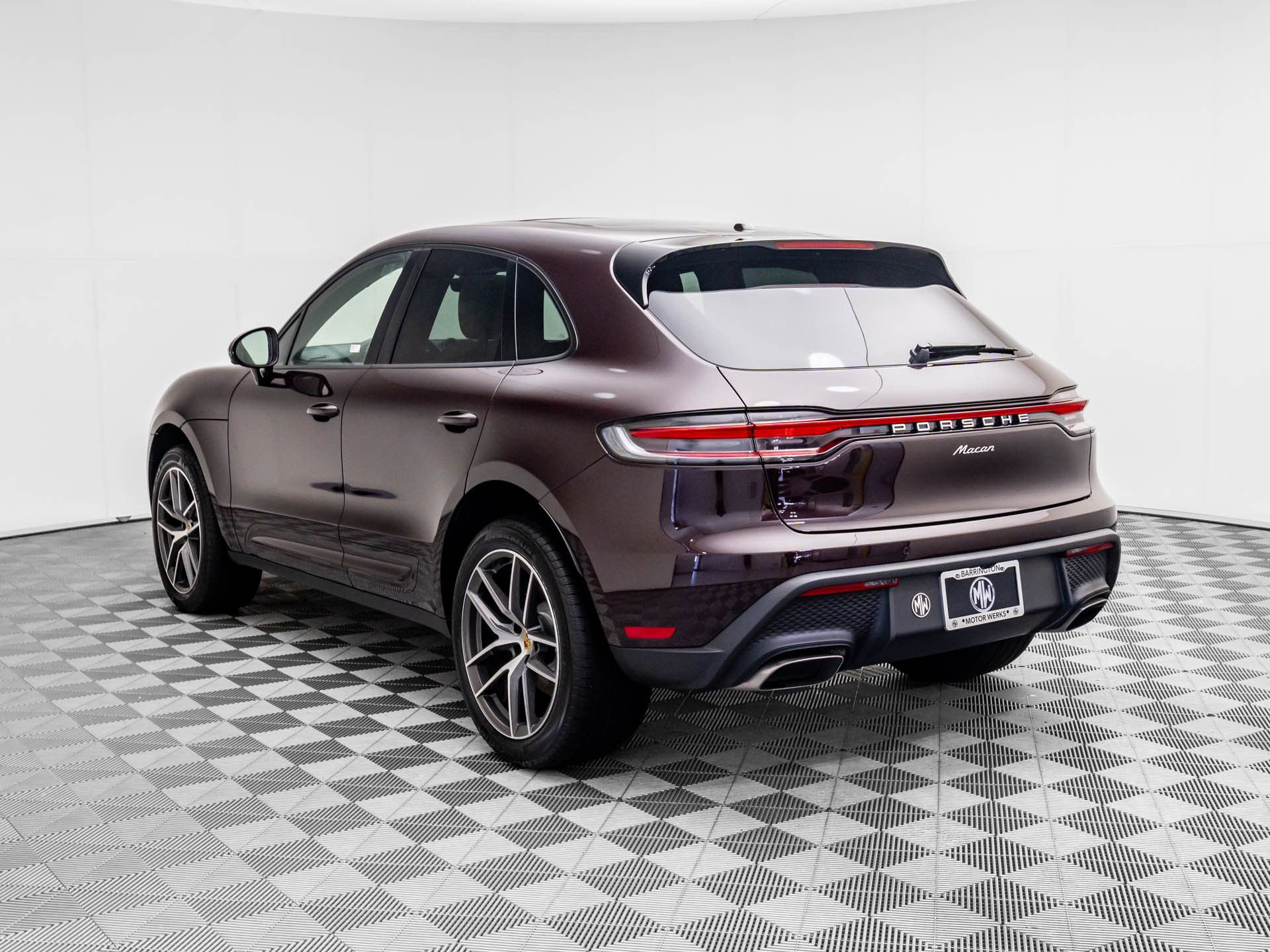 Certified 2026 Porsche Macan image 3