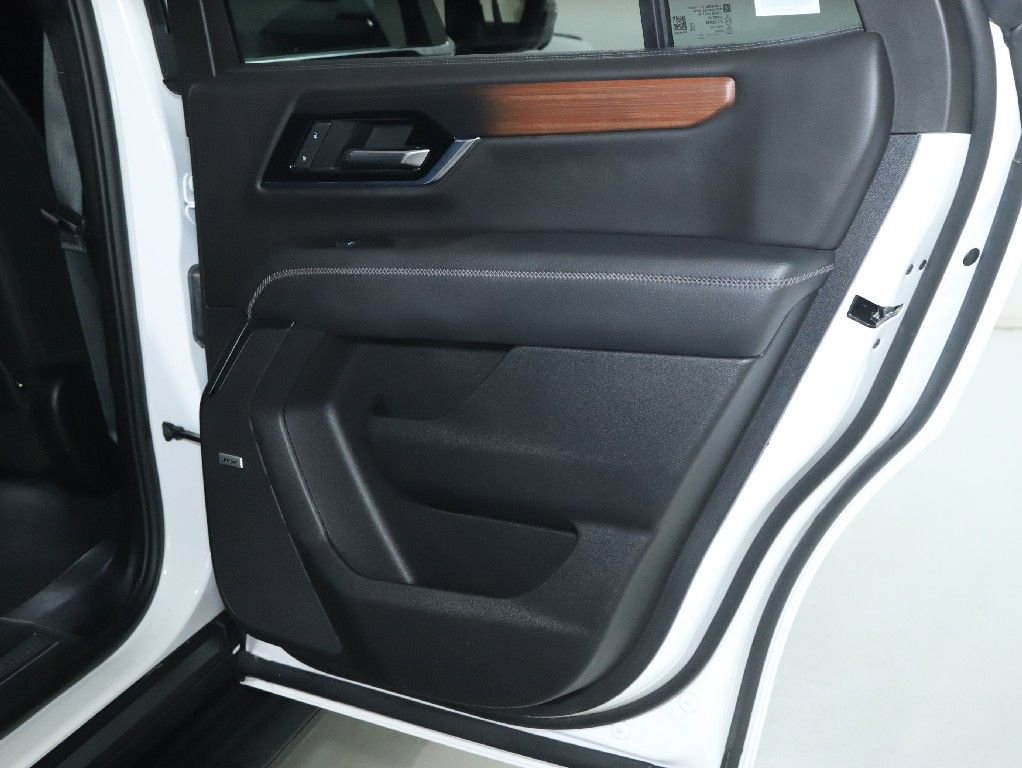 Used 2025 GMC Yukon Denali AWD/4WD image 36