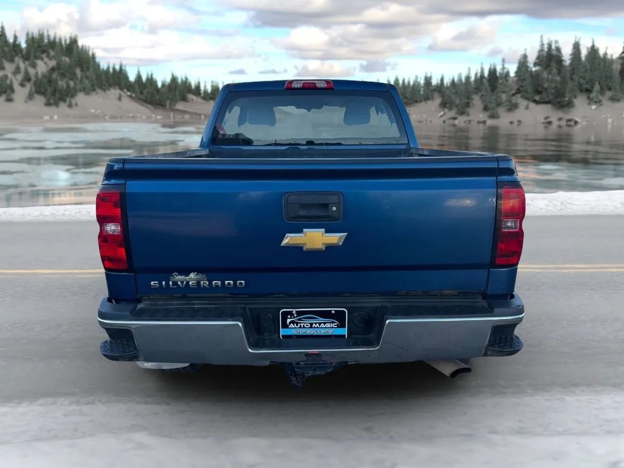 Used 2019 Chevrolet Silverado 2500 W/T AWD/4WD image 3