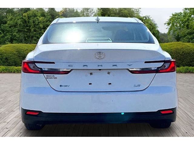 Used 2025 Toyota Camry LE image 5