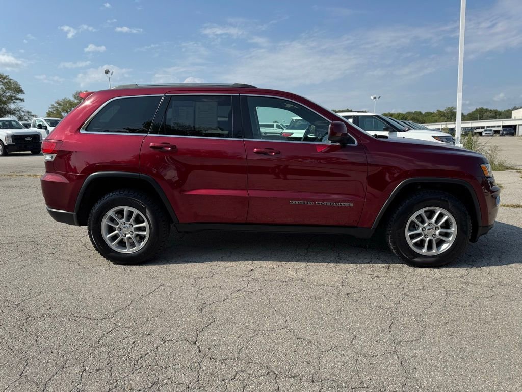Used 2020 Jeep Grand Cherokee Laredo image 4