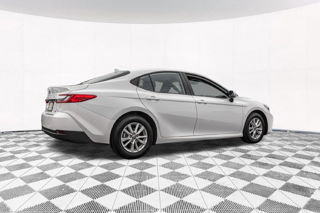 Used 2025 Toyota Camry LE FWD image 10