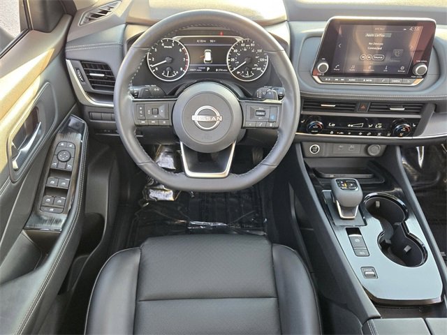 Used 2023 Nissan Rogue SV w/ SV Premium B Package image 13