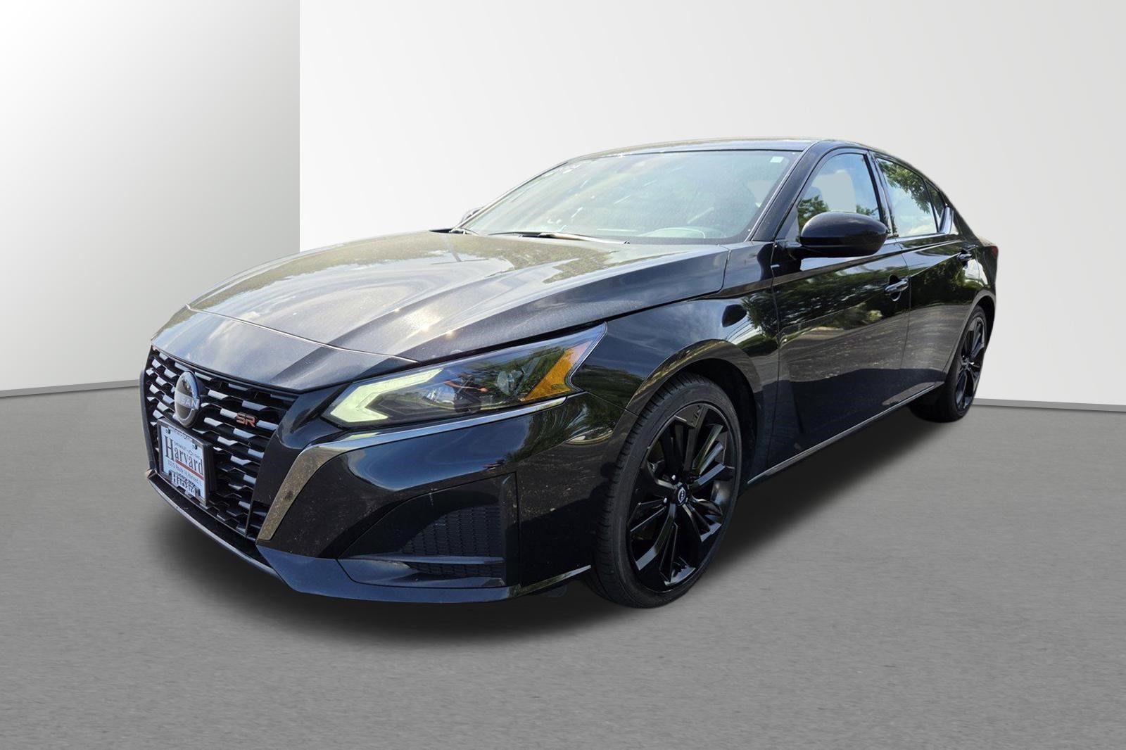 Used 2024 Nissan Altima 2.5 SR FWD image 3