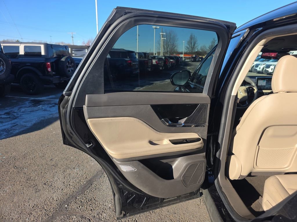 Used 2022 Lincoln Corsair AWD w/ Equipment Group 101A image 25