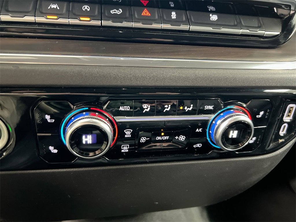 Used 2024 GMC Sierra 1500 SLT image 16