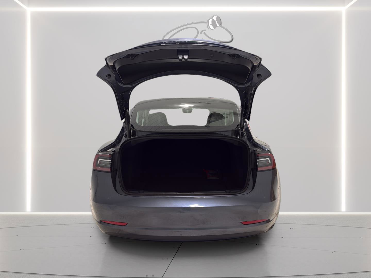 Used 2023 Tesla Model 3 Standard Range image 9
