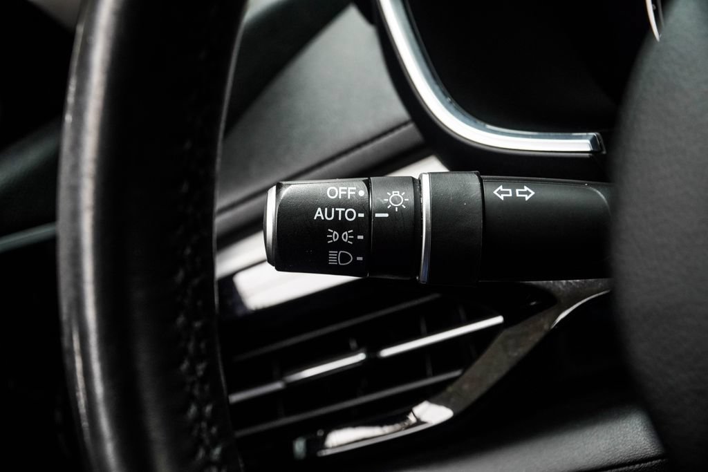 Used 2024 Acura MDX w/ Technology Package FWD image 32