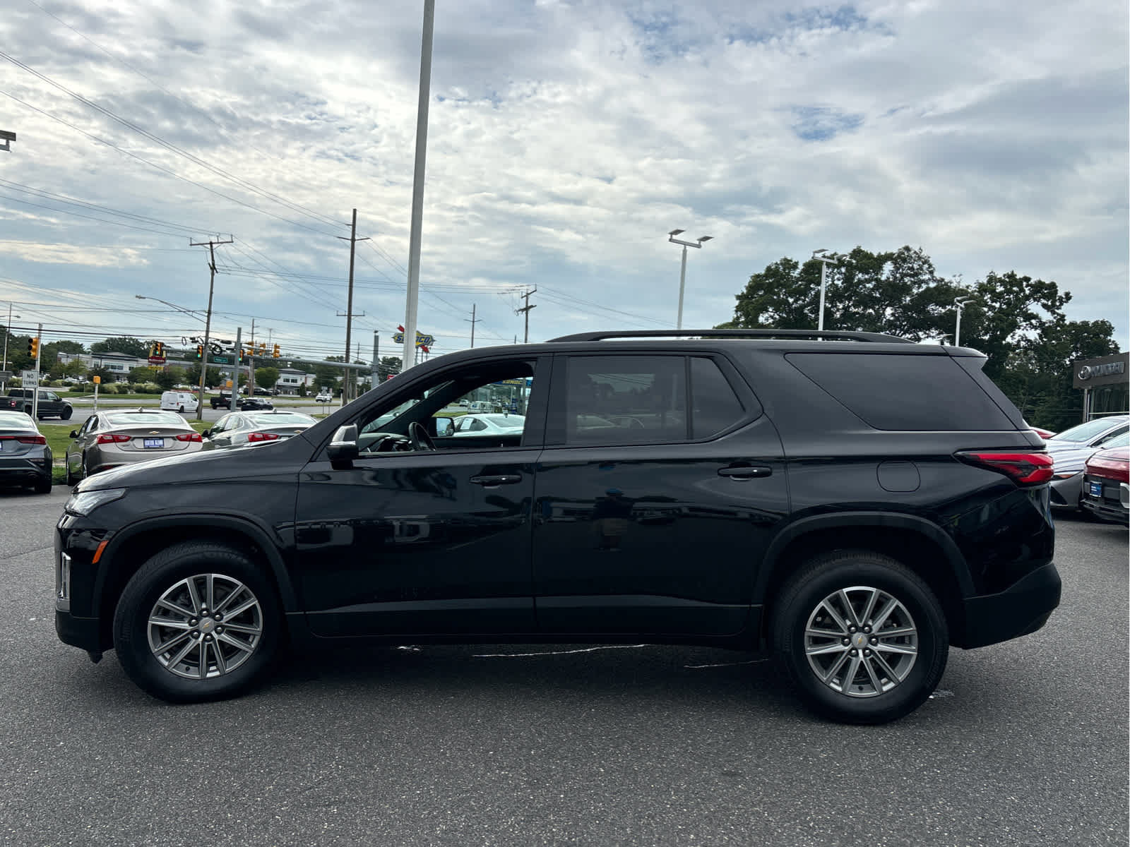 Certified 2023 Chevrolet Traverse RS w/ LPO, Floor Liner Package AWD/4WD image 6