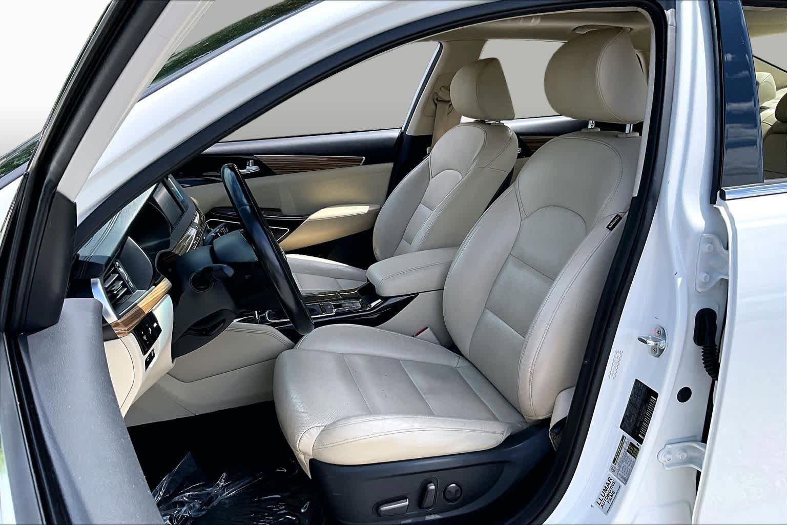 Used 2019 Kia Cadenza Technology FWD image 14