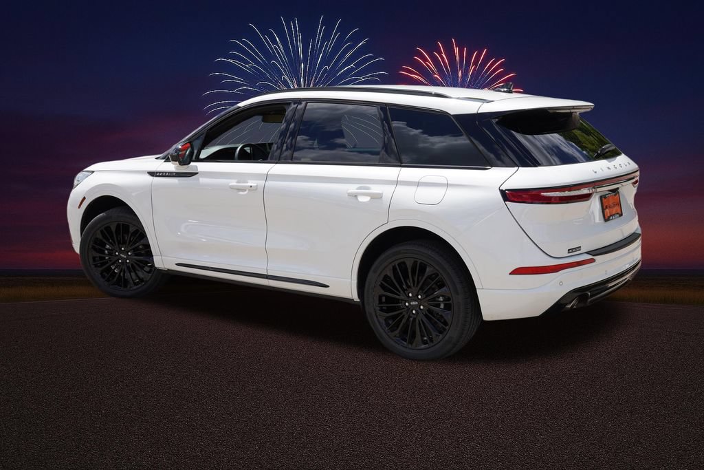 Used 2023 Lincoln Corsair Reserve w/ Jet Appearance Package AWD/4WD image 8