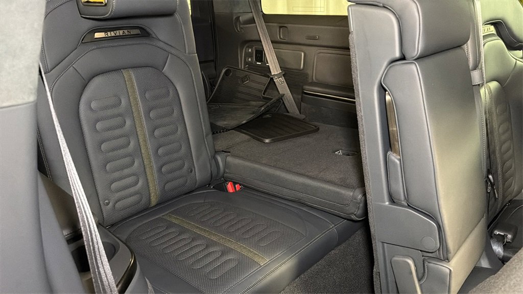 Used 2022 Rivian R1S Launch Edition image 16