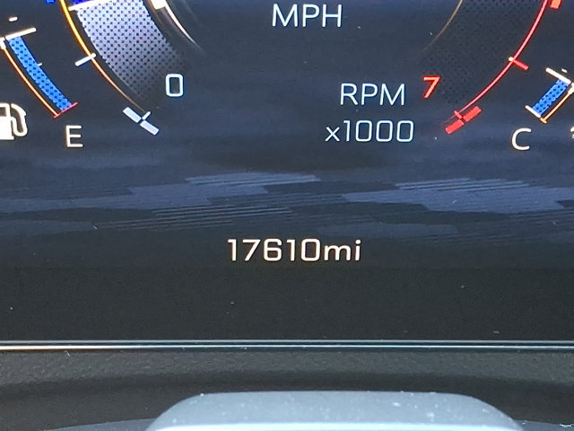 Used 2024 Chevrolet Traverse RS FWD image 19