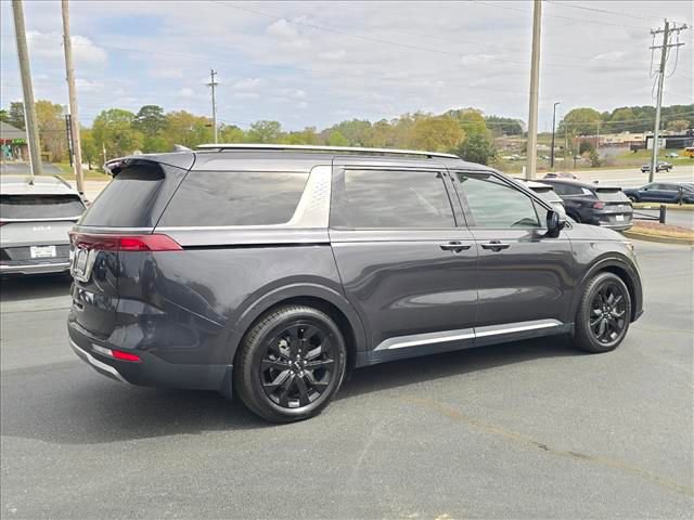 Certified 2023 Kia Carnival SX image 3