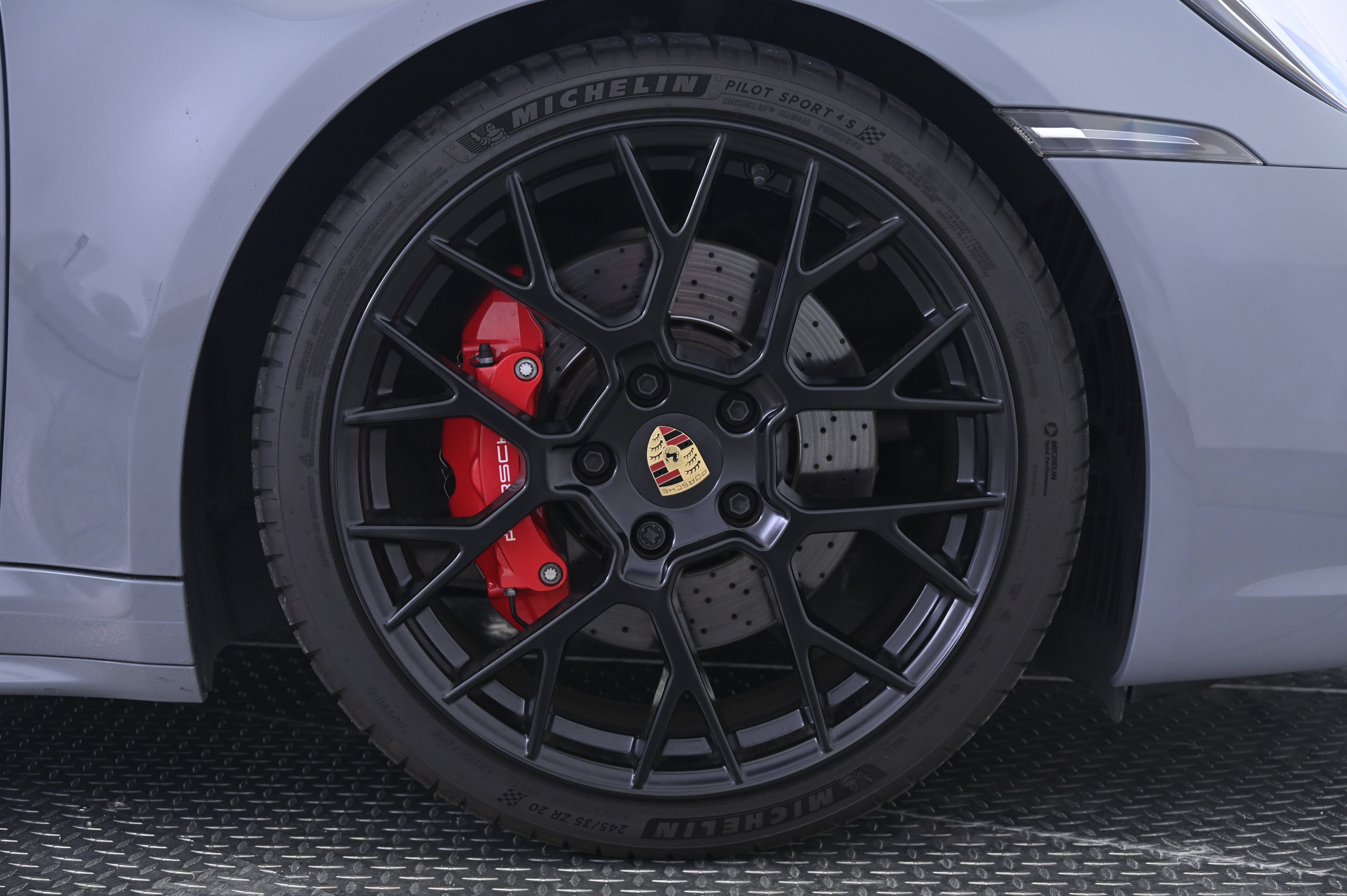 Certified 2023 Porsche 911 Carrera S RWD image 17