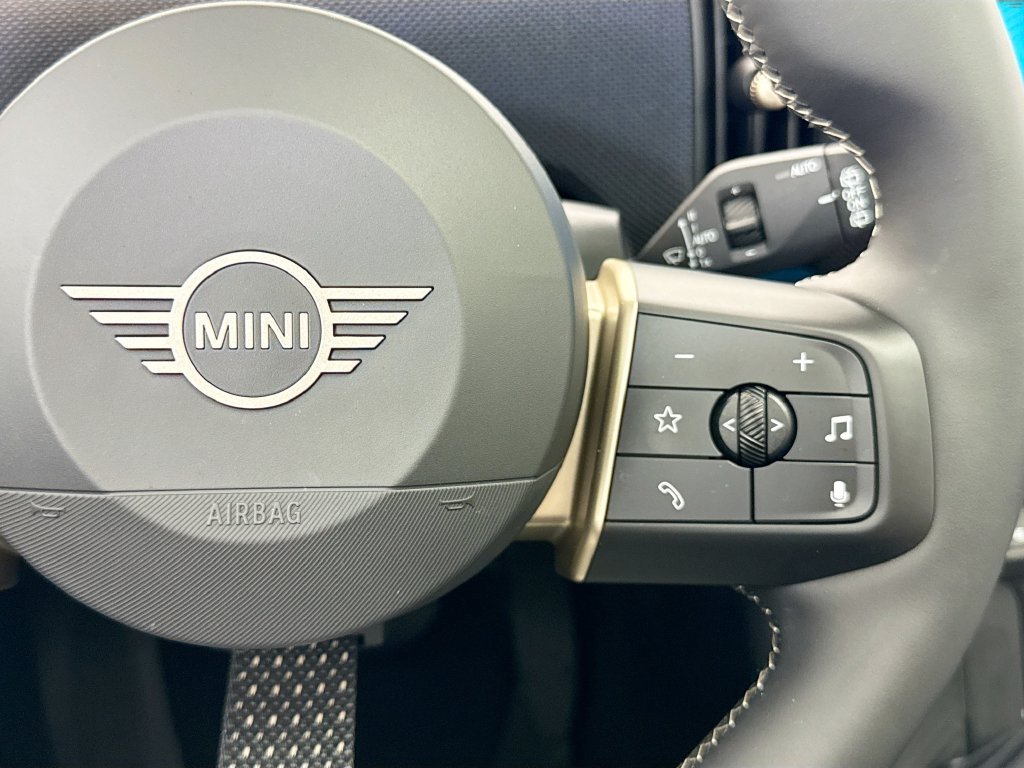 Used 2025 MINI Cooper S FWD image 12