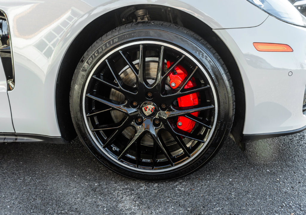 Used 2023 Porsche Panamera 4S w/ Sport Package AWD/4WD image 4