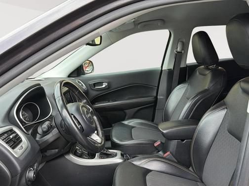 Used 2020 Jeep Compass Latitude AWD/4WD image 8