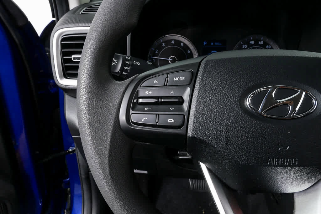 Used 2022 Hyundai Venue SE FWD image 9