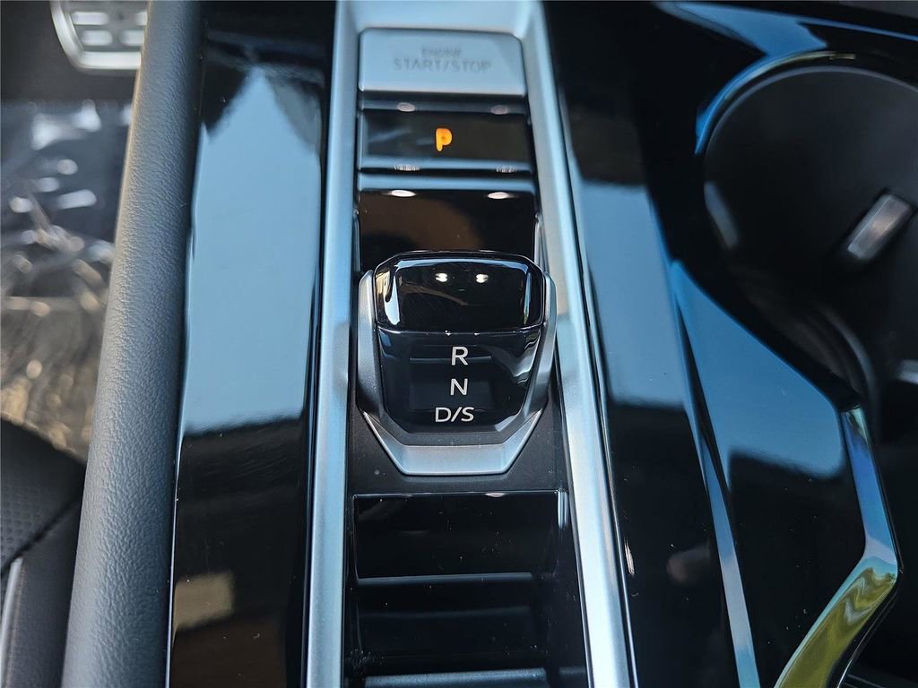 Used 2025 Volkswagen Atlas Cross Sport SEL Premium R-Line image 26